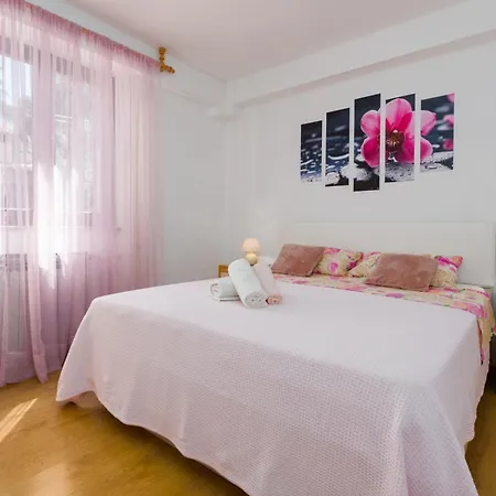 Bruna Mit Parkplatz, In Strandnaehe Апартаменты Пореч