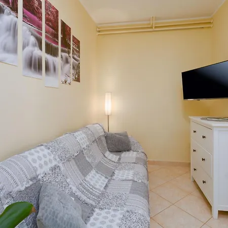Apartment Bruna Mit Parkplatz, In Strandnaehe Porec